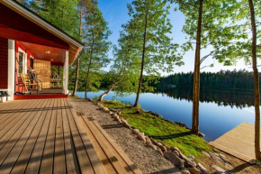 Lingonberry Pieni mökki saunalla
